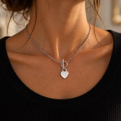 COLLIER KORA